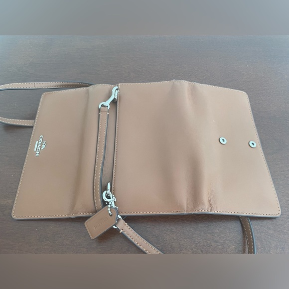 Coach Wallet on Chain WOC Brown Leather - Picture 2 of 9